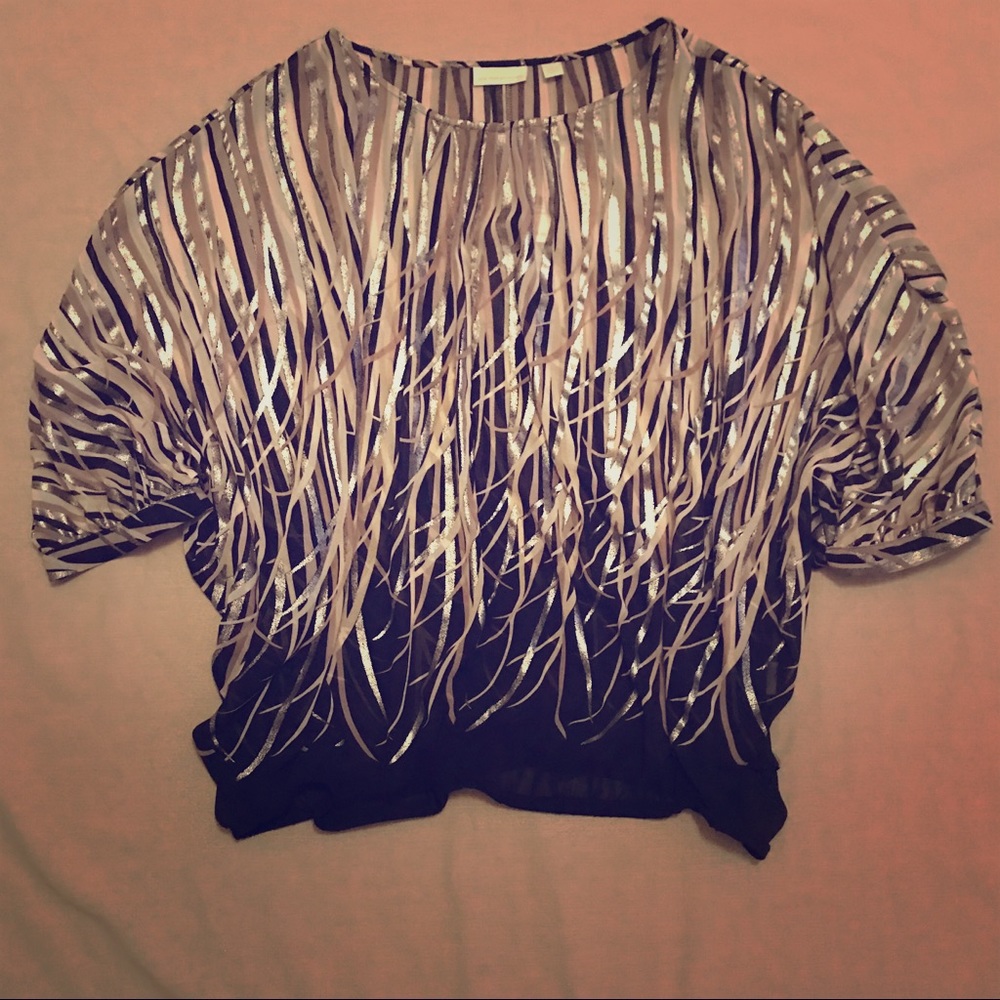 NY&Co Large Tan, Black And Silver Top